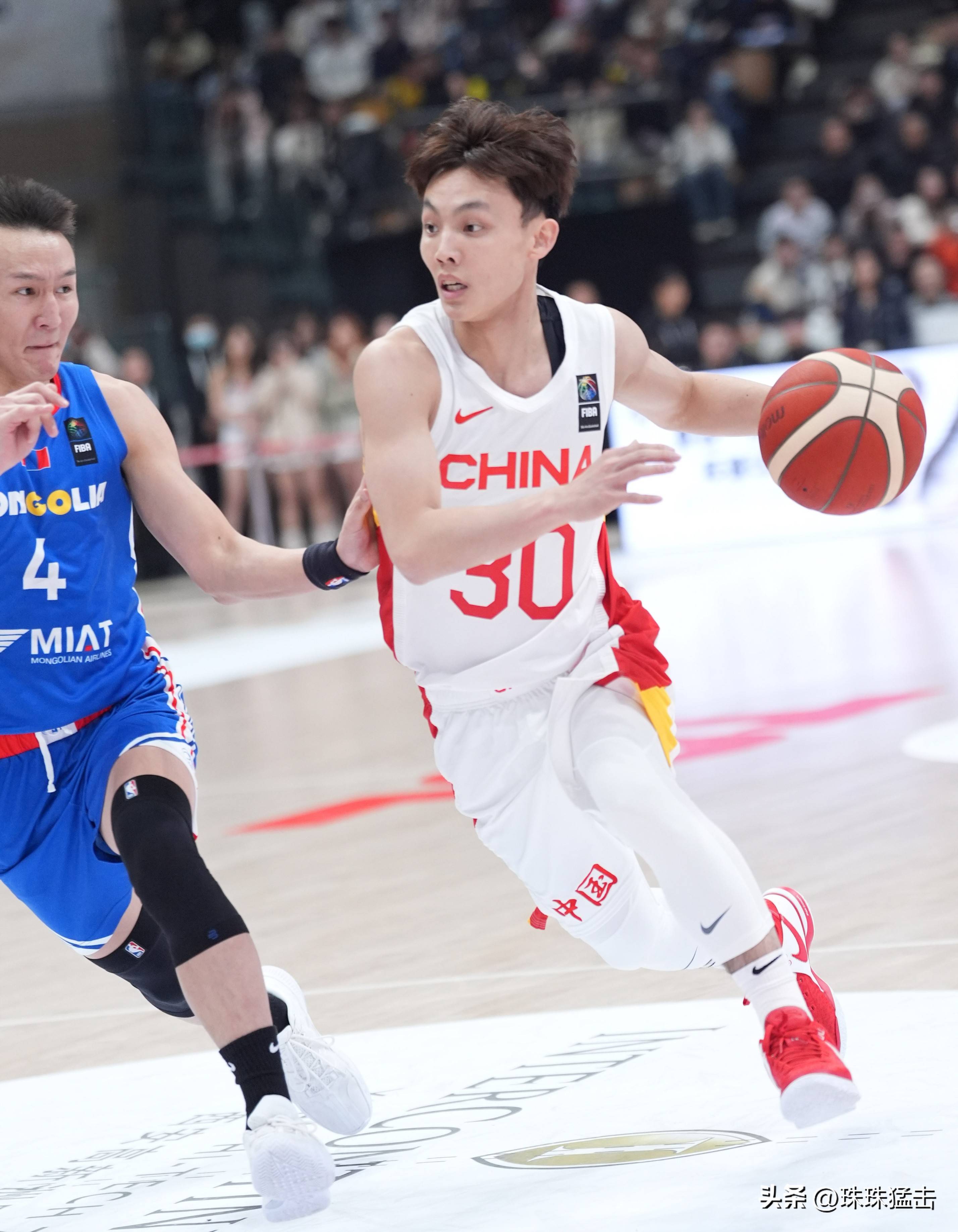 B体育官方网址：中国男篮新老交替，备战亚洲杯面临挑战的简单介绍