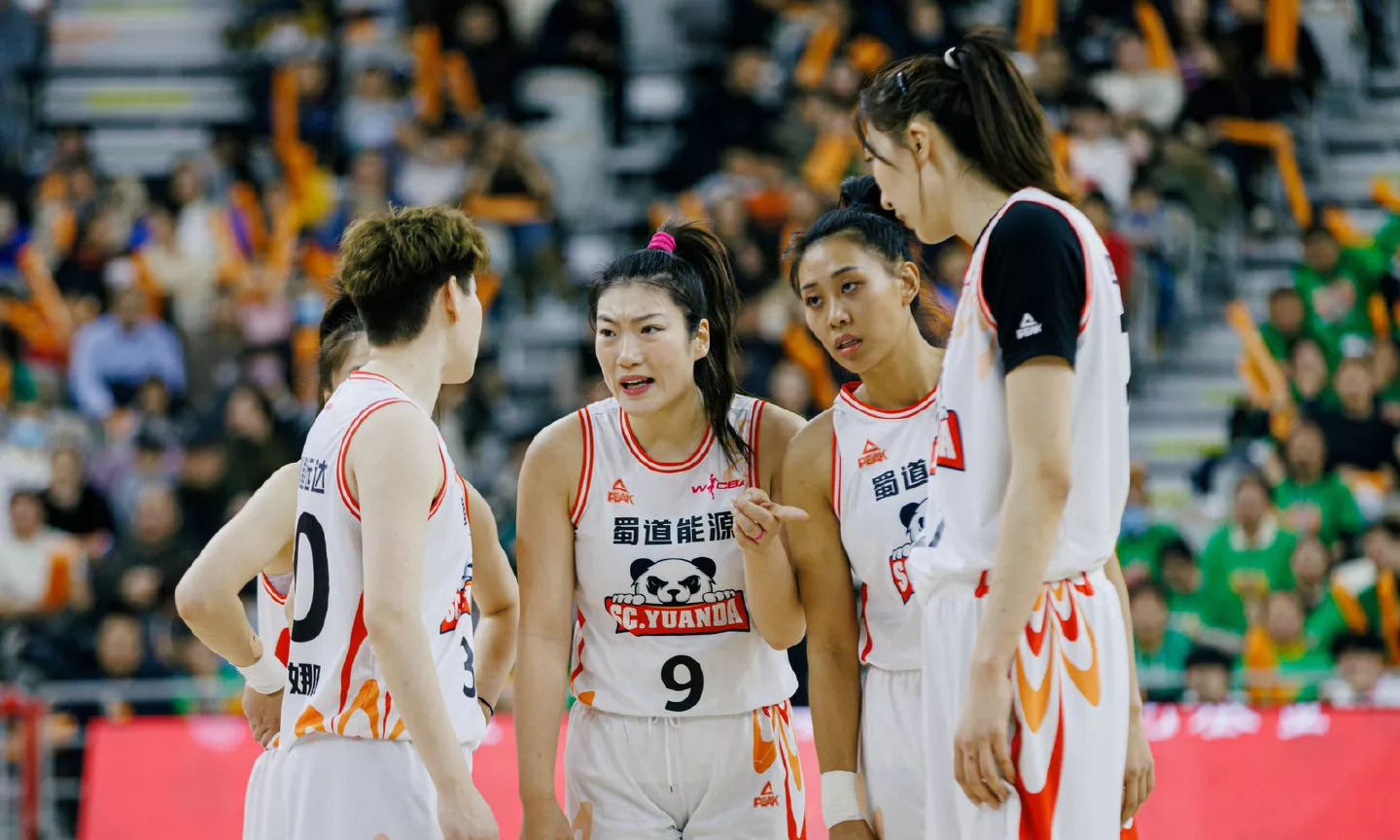 B体育官方网址:WCBA联赛的赛场氛围营造技巧:提升比赛的观赏性和吸引力的简单介绍 B体育官方网址:WCBA联赛的赛场氛围营造技巧:提升比赛的观赏性和吸引力的简单介绍